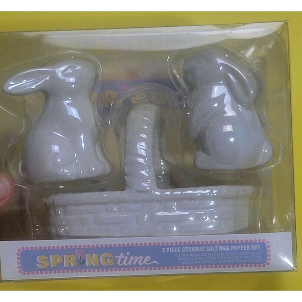 3 peice set Bunny Rabbit Salt & Pepper Shaker Set & Basket Tray EASTER White